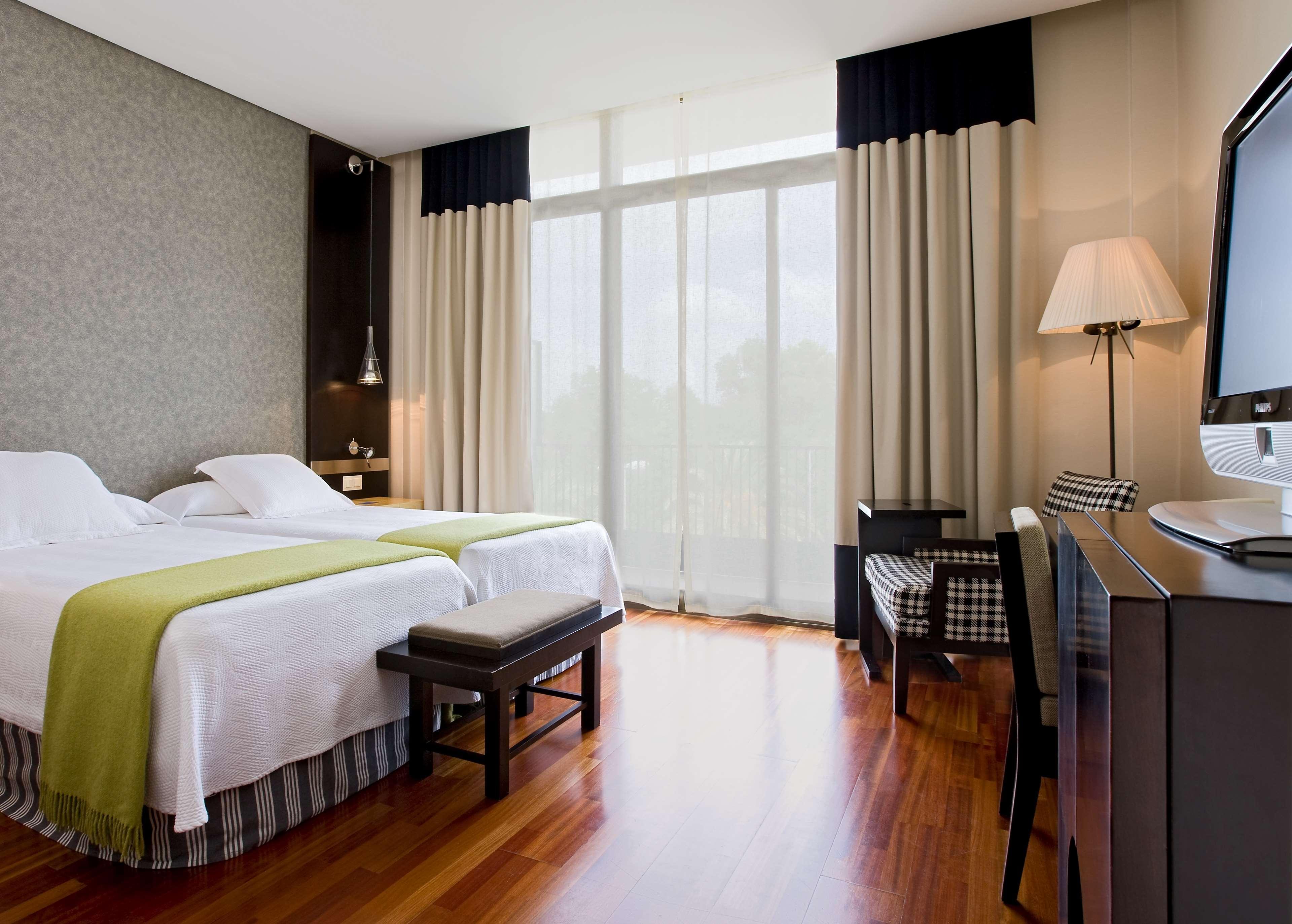 Nh Avenida Jerez Hotel Jerez de la Frontera Bagian luar foto