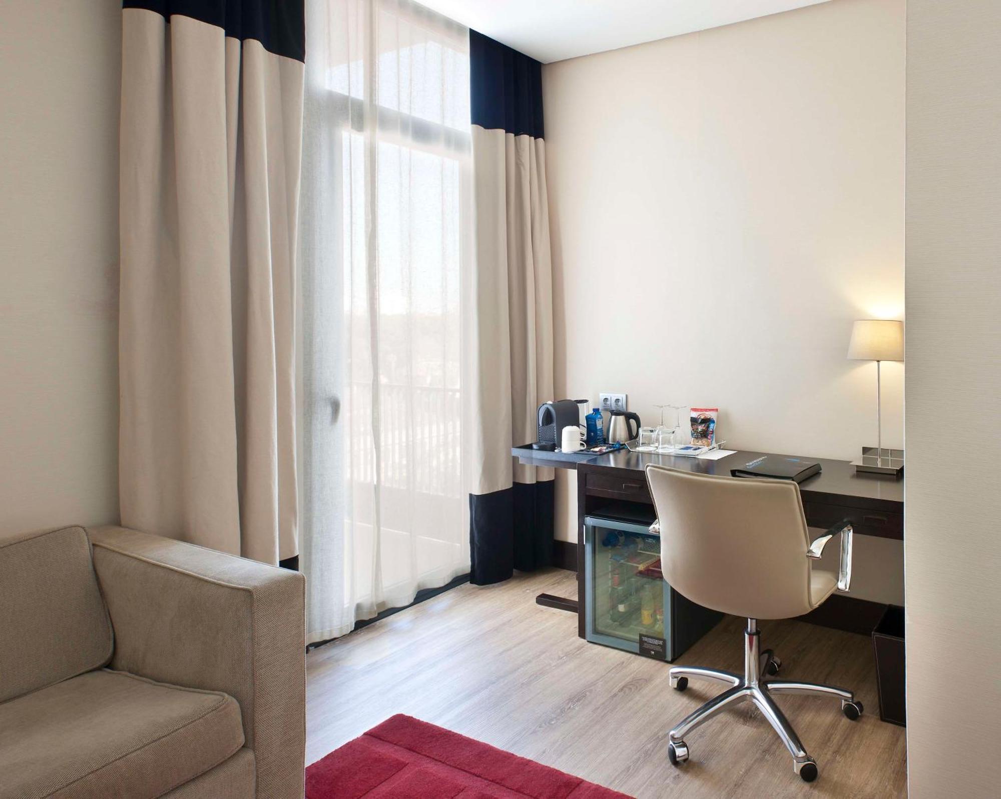 Nh Avenida Jerez Hotel Jerez de la Frontera Bagian luar foto